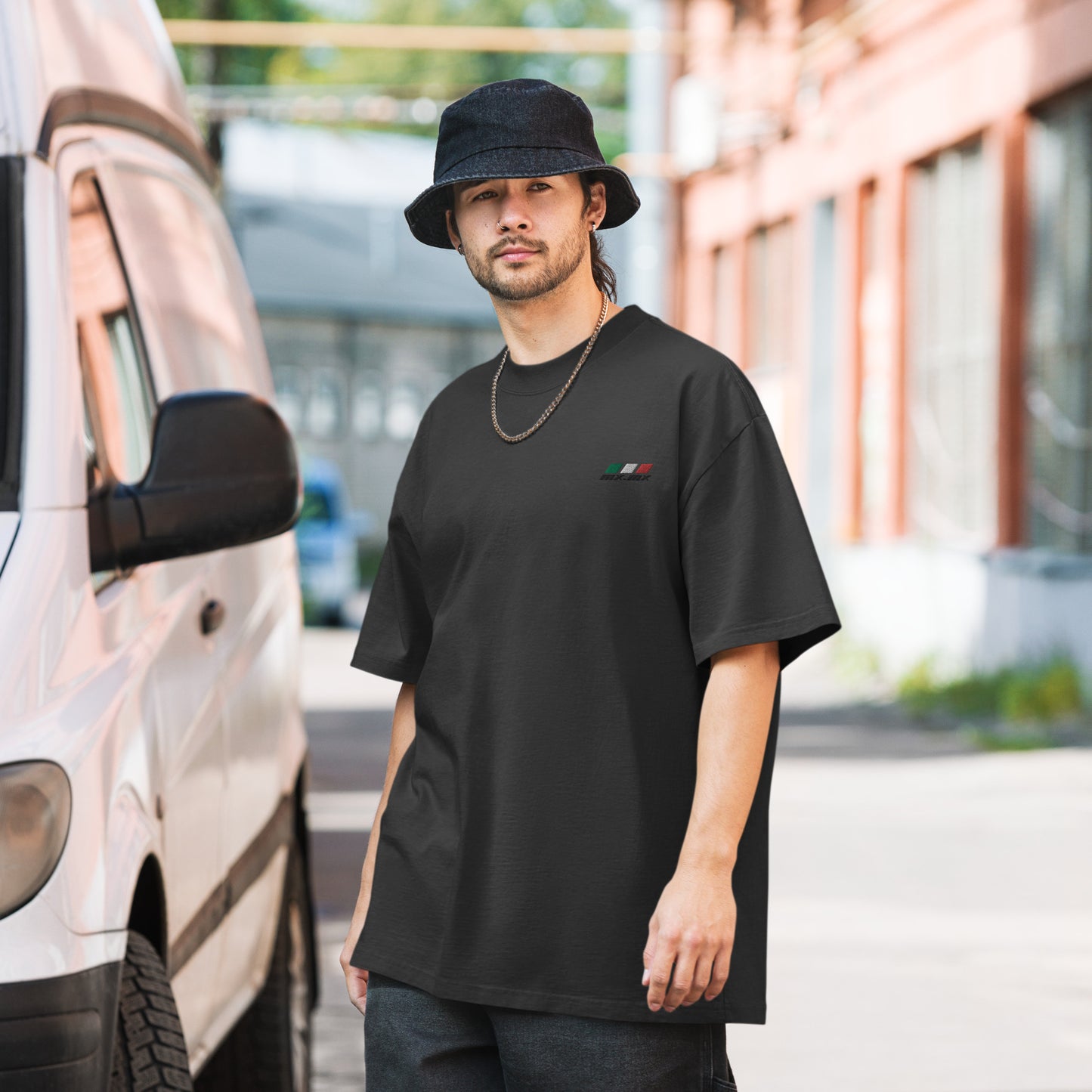 Camiseta oversize con efecto desgastado "mx.mx" logo bordado
