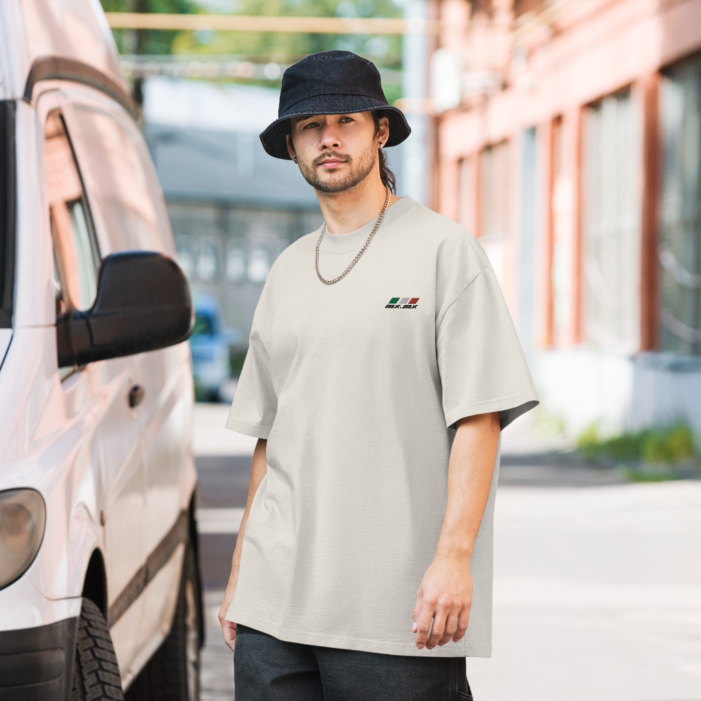 Camiseta oversize con efecto desgastado "mx.mx" logo bordado